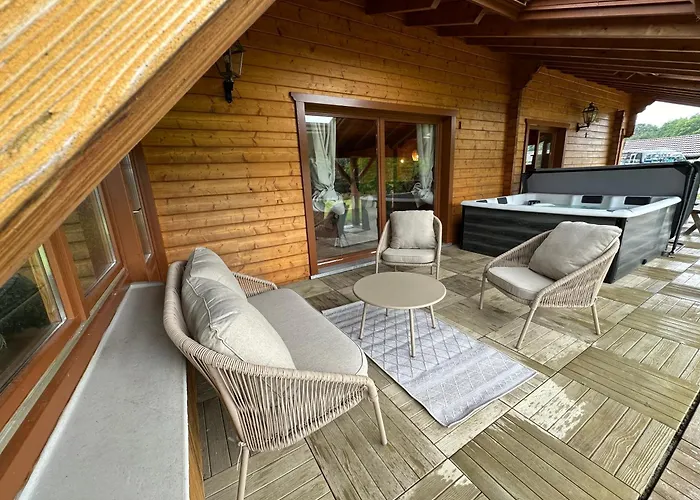 Chalet Dans Un Ecrin De Verdure Avec Spa Privatif
